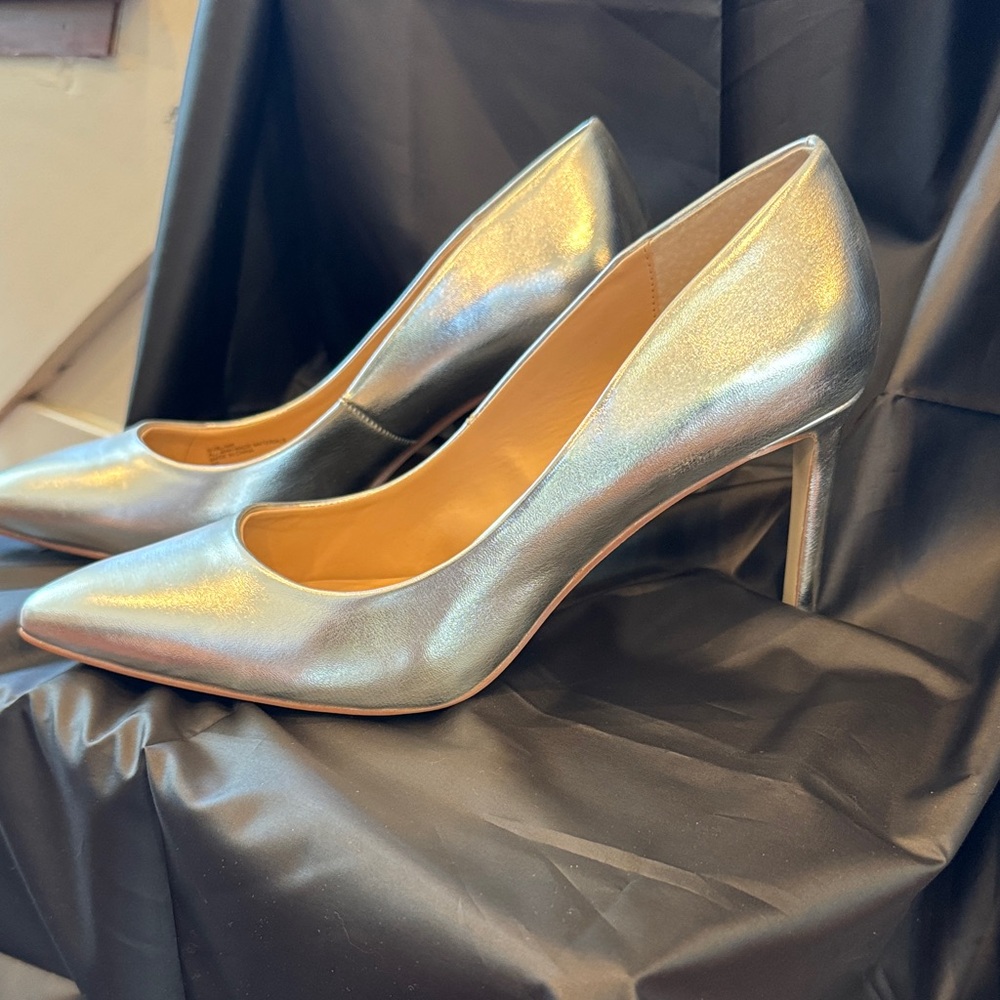 Charles By Charles David Metallic Silver Classic Heels